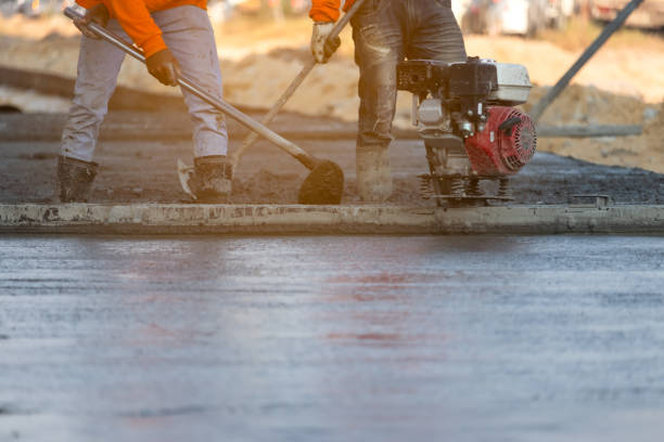 Best Concrete Contractor Near Me  in Buttonwillow, CA